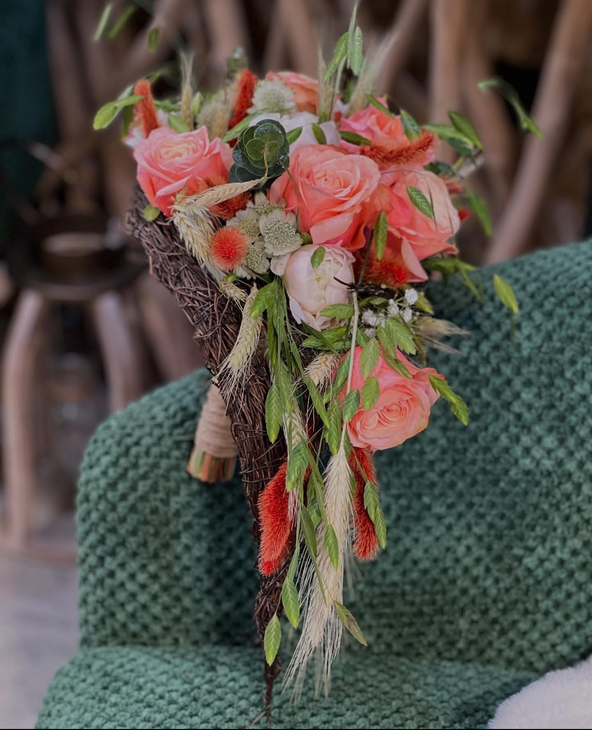 Bouquet de mariée cascade avec roses saumon